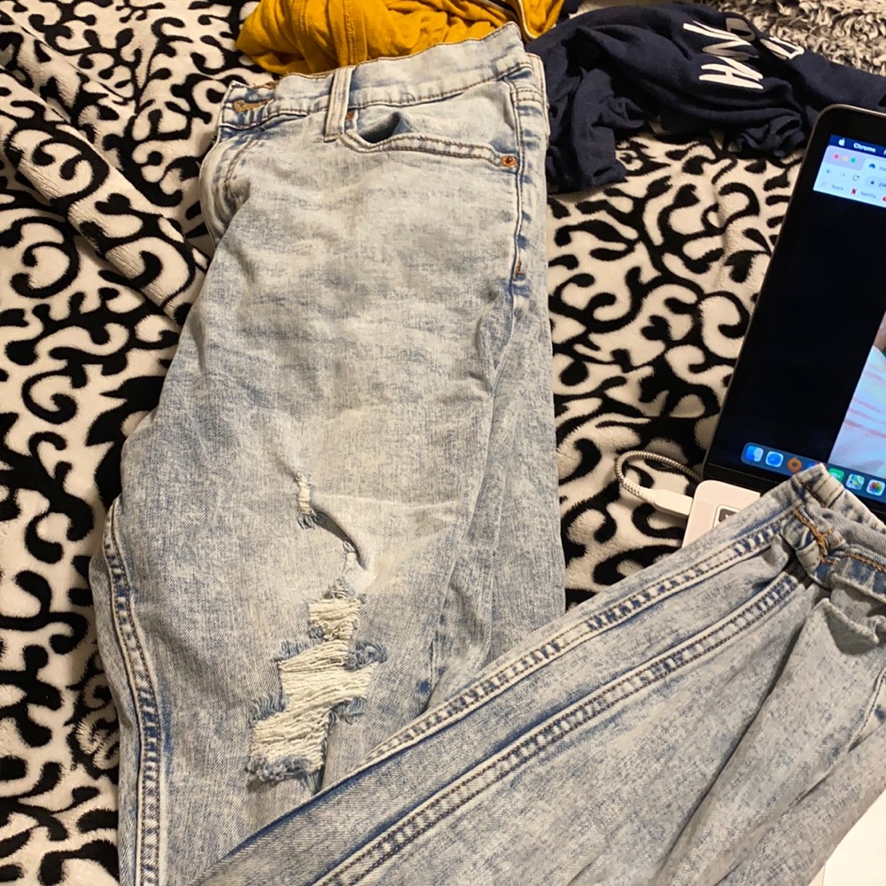 Aeropostale Washed Out Ripped Cheeky Jeggings